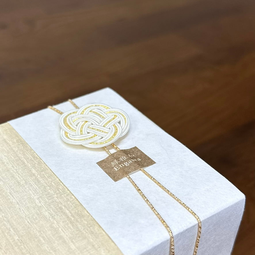 Engawa gift box upclose tokinari.live