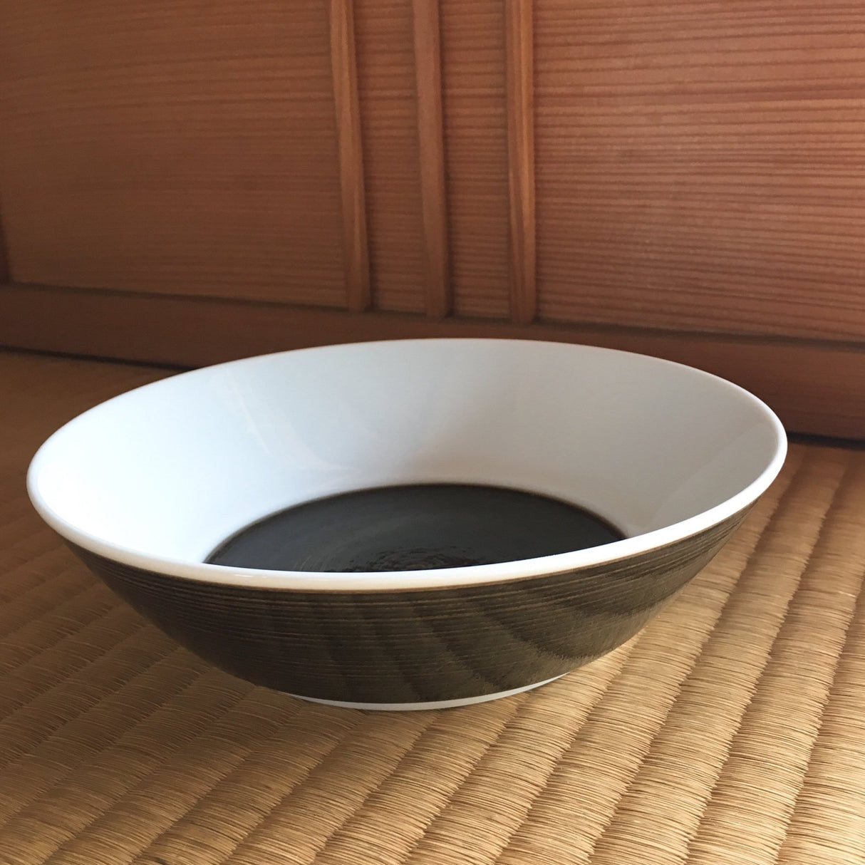Hakusan Porcelain: Hasamiyaki Bowl - "Threads of Hemp" (Indigo or Sepia) - tokinari.live