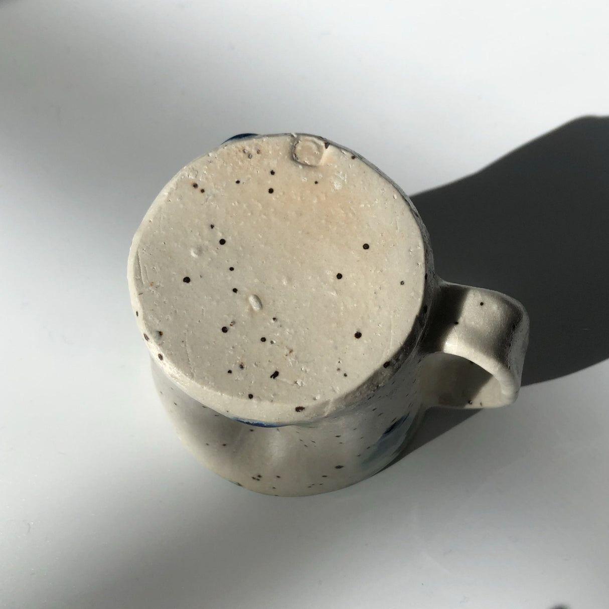 Hiroshi Hirai: Heart Shaped Mug Cup, Green Accents - tokinari.live