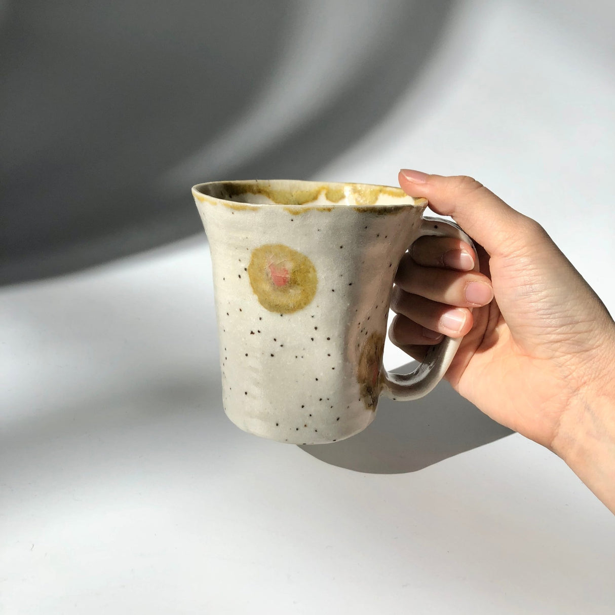 Hiroshi Hirai: Heart Shaped Mug Cup, Yellow Accents - tokinari.live