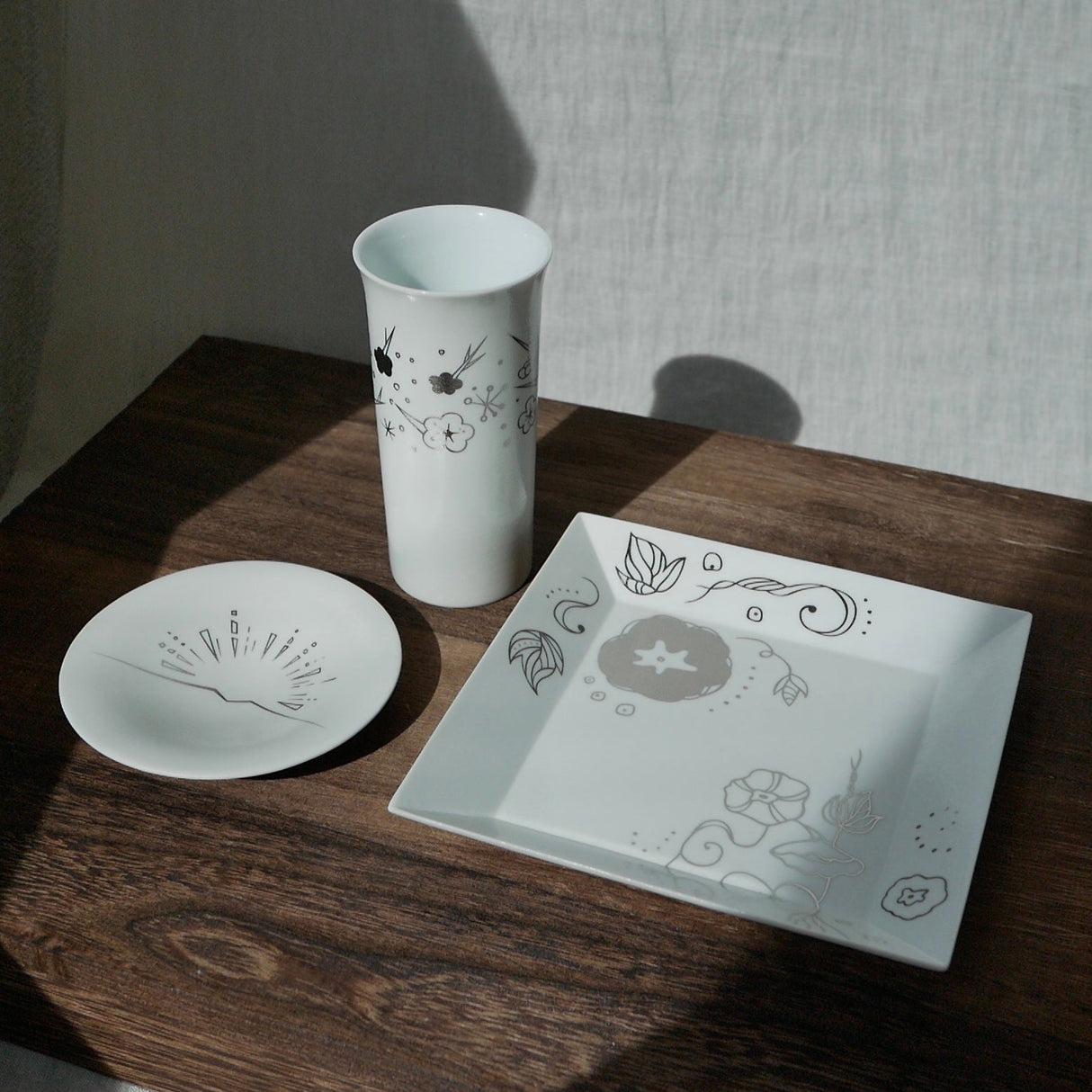 Kamigata Ryugi: Haiku Series Plate Set, Silver - tokinari.live