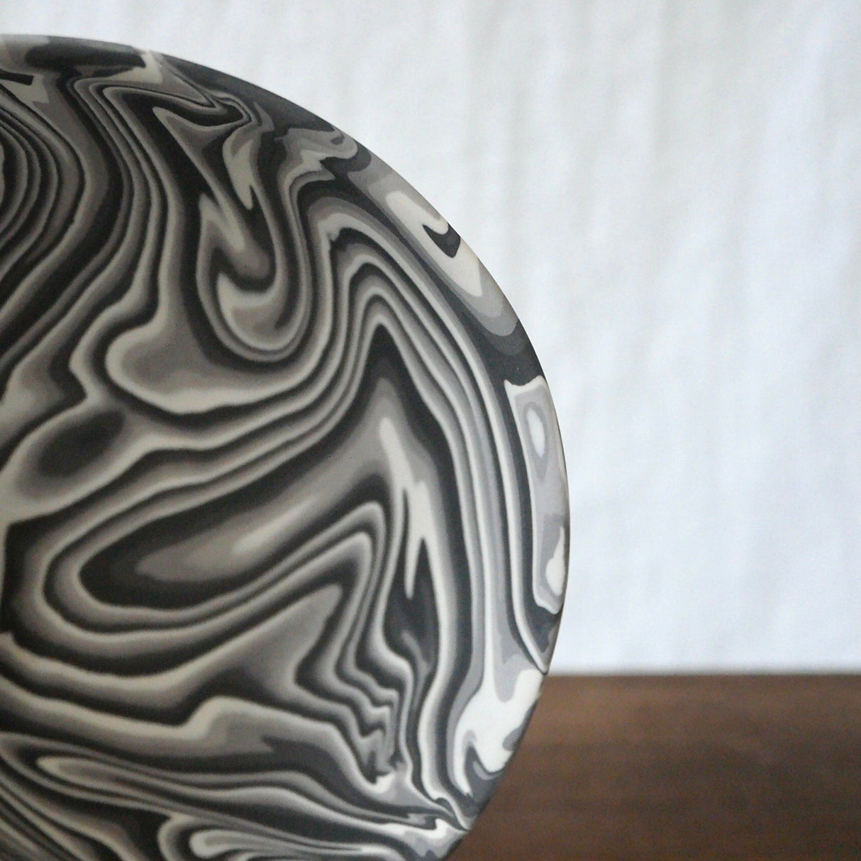 Shinro Yamamoto: Marble Porcelain Matcha Bowl 650 - tokinari.live