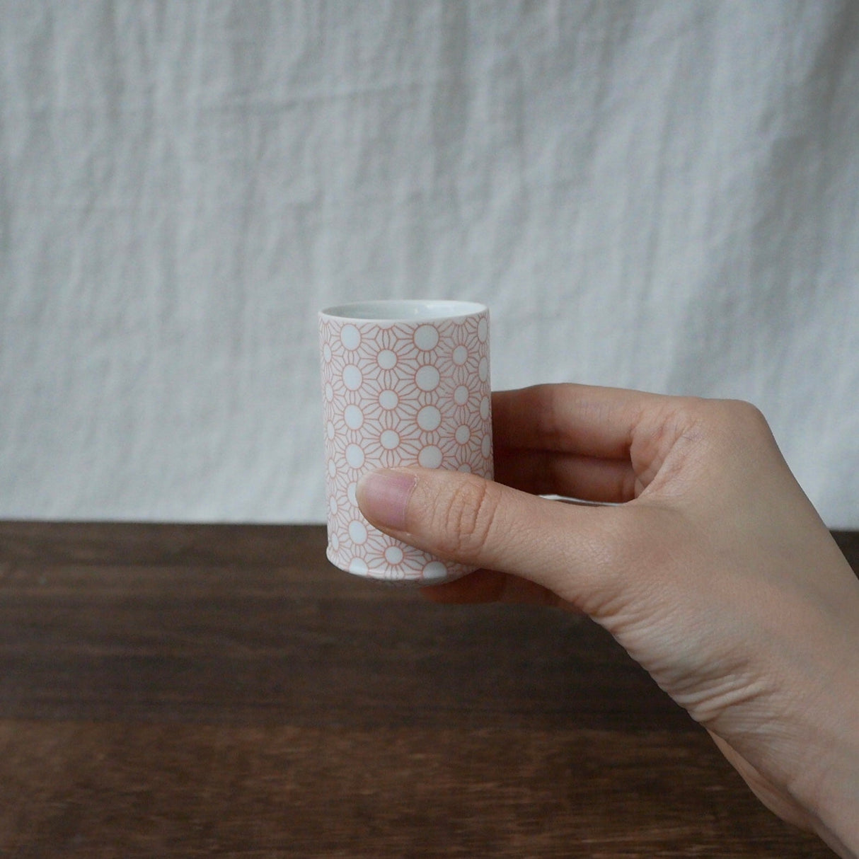 Yamani - Miyama Tableware: Sasasa Guinomi Shot Glass 6-Piece Set with Wooden Gift Box - tokinari.live