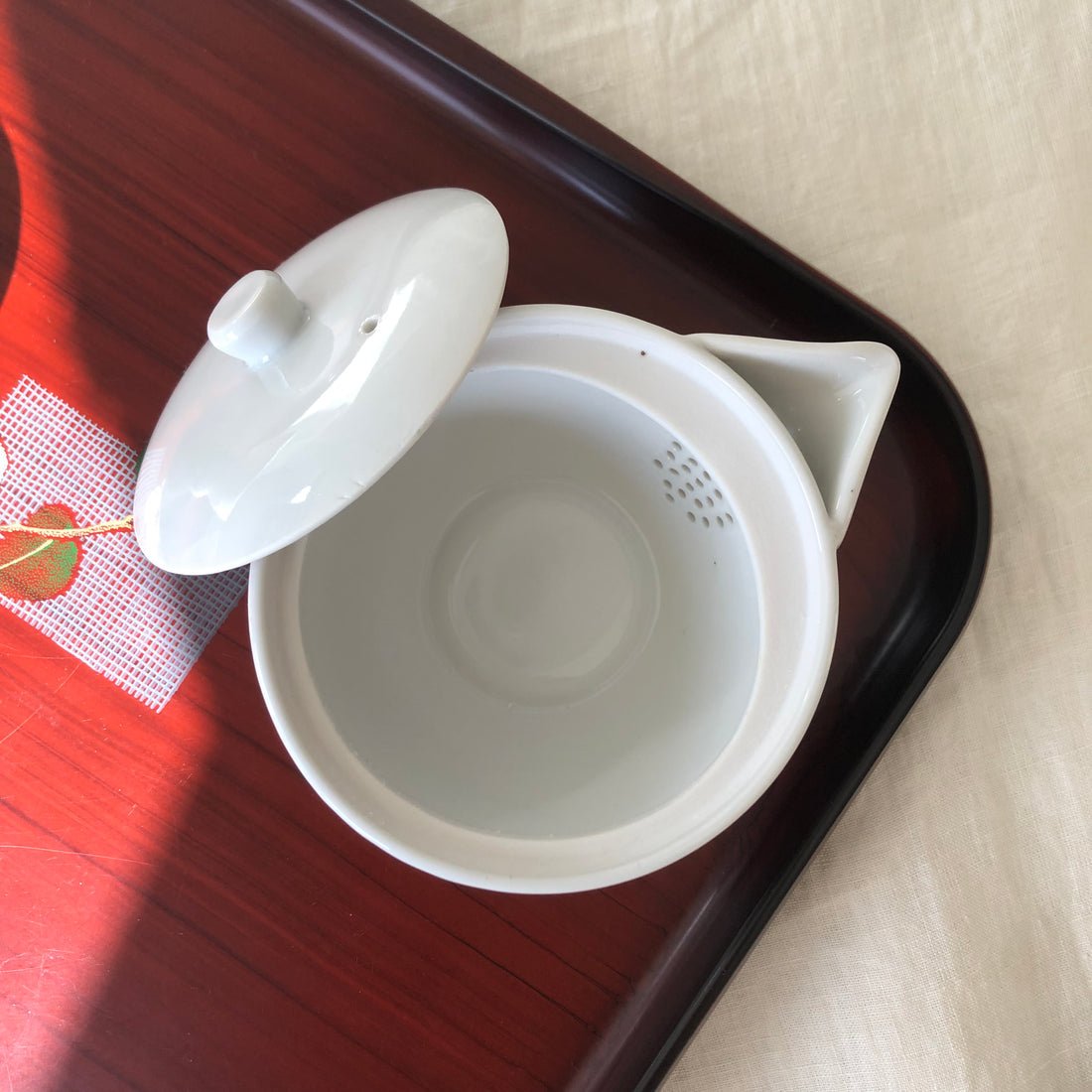 Yamatane: Tea Professional's White Porcelain Hohin Tea Pot (Ceramic Mesh, 140ml) - tokinari.live