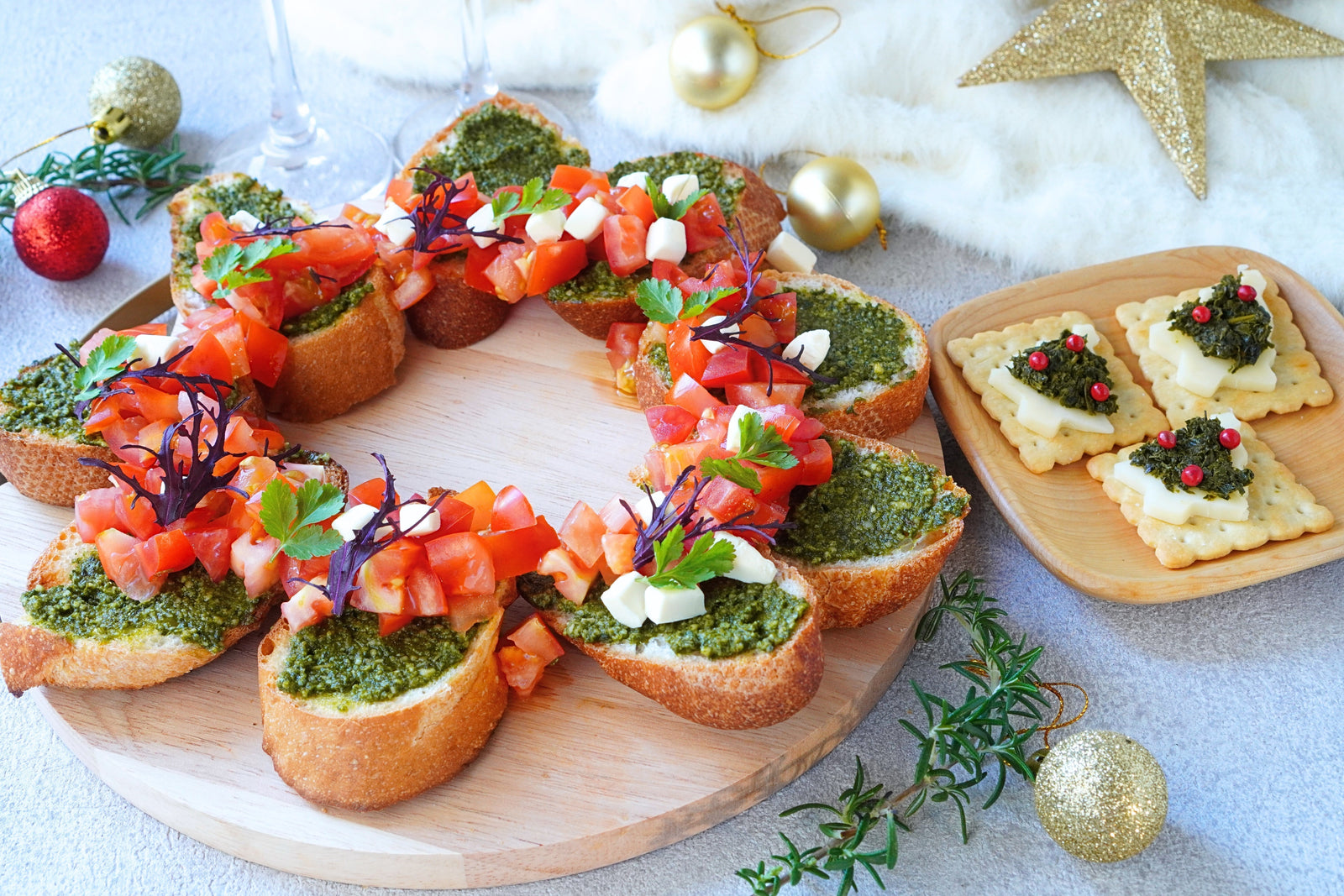 Christmas appetisers with green tea leaves by tokinari.live