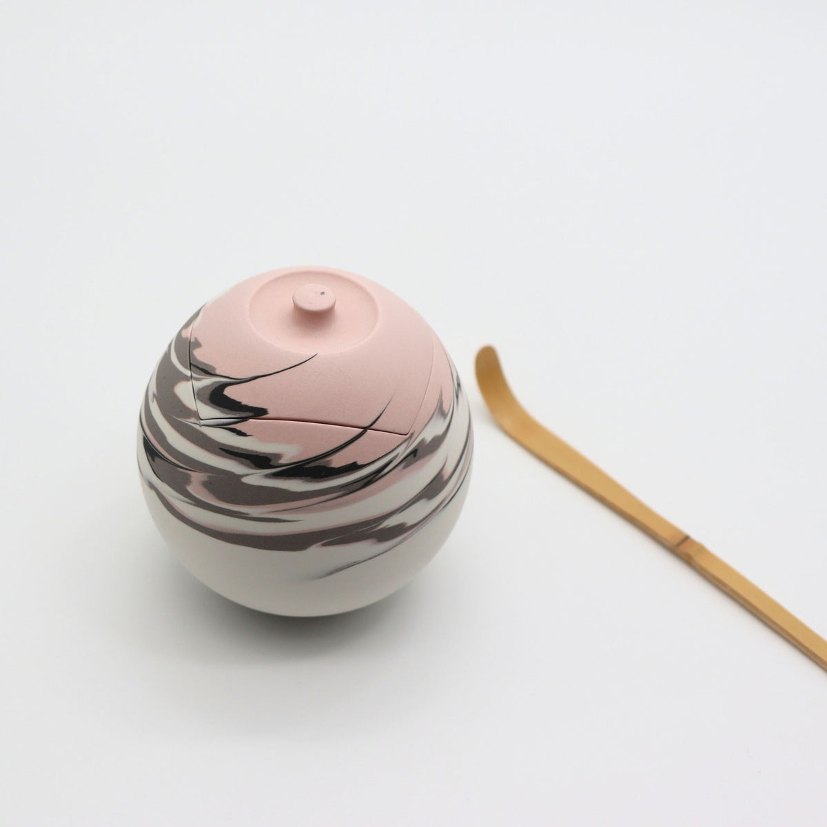 [One-of-a-Kind] Shinro Yamamoto: Marble Porcelain Natsume A / Lidded Container (Pink) tokinari.live