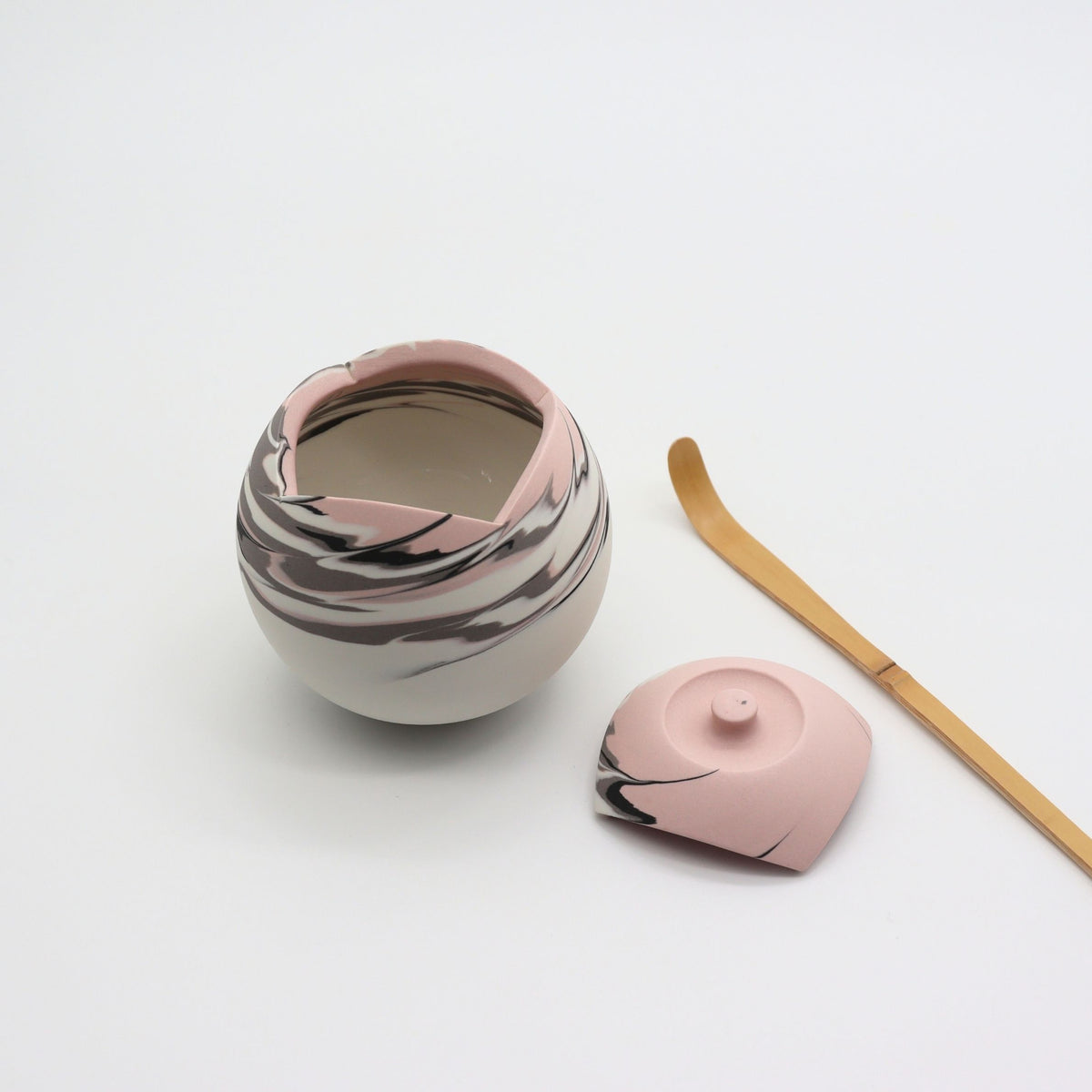 [One-of-a-Kind] Shinro Yamamoto: Marble Porcelain Natsume A / Lidded Container (Pink) tokinari.live
