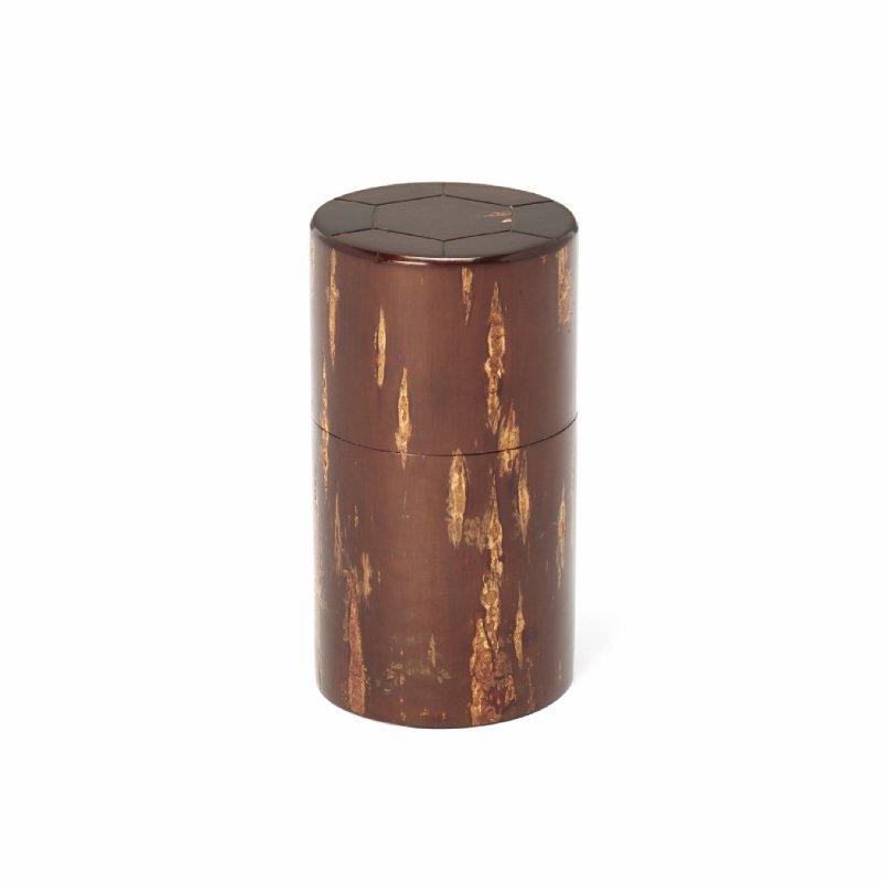 Fujiki Denshiro: Sakura Bark Tea Canister Turtle Shell Engraving by Arakawa Keitaro 総皮茶筒 天亀甲（荒川慶太郎　作） - tokinari.live