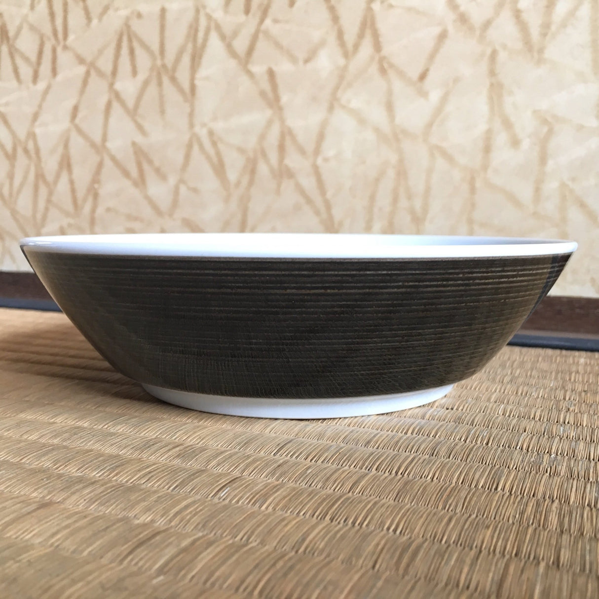 Hakusan Porcelain: Hasamiyaki Bowl - "Threads of Hemp" (Indigo or Sepia) - tokinari.live