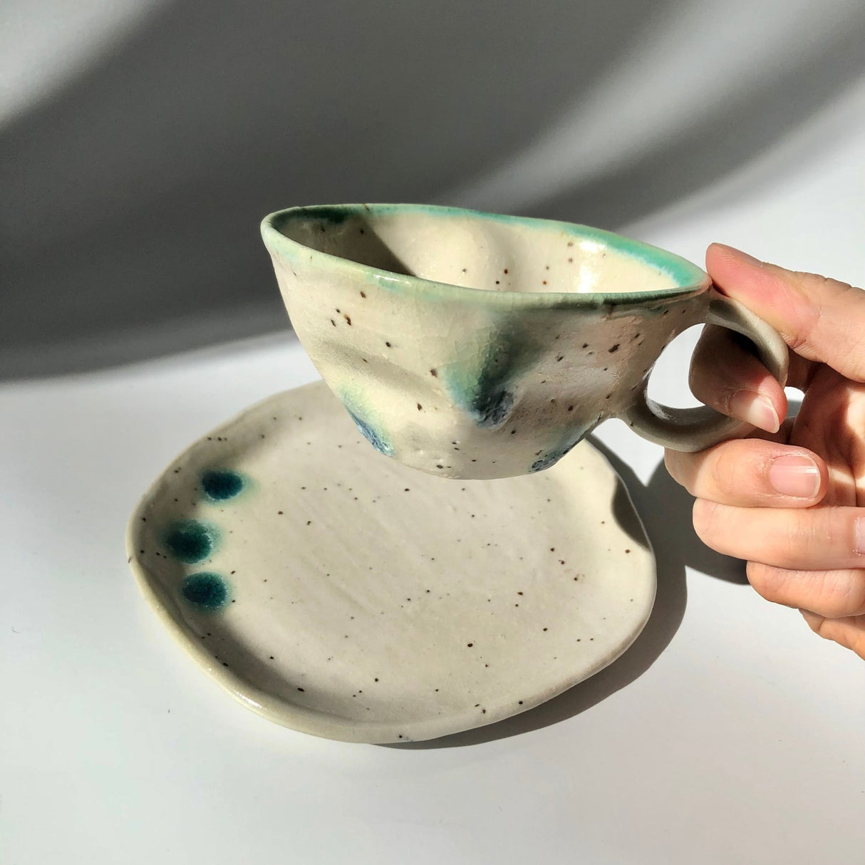 Hiroshi Hirai: Heart Shaped Cup & Saucer Set, Green Accents - tokinari.live