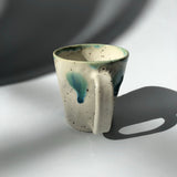 Hiroshi Hirai: Heart Shaped Mug Cup, Green Accents - tokinari.live