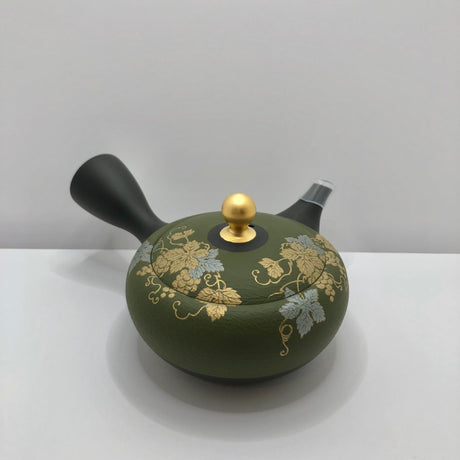 Isobe Ceramics se107: Tokoname Kyusu Golden Grapes Motif by Shouhou 250 ml 金葡萄 - tokinari.live