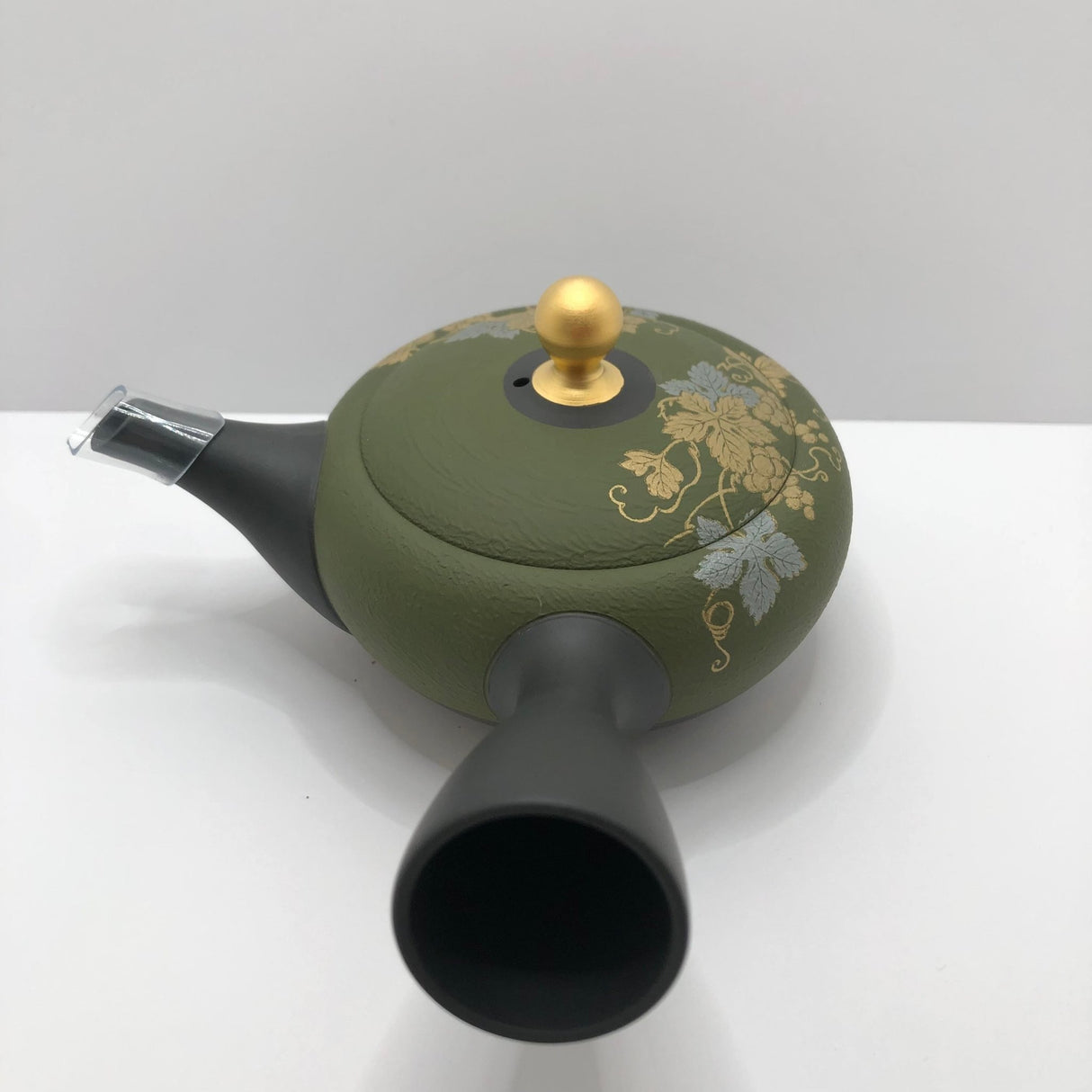 Isobe Ceramics se107: Tokoname Kyusu Golden Grapes Motif by Shouhou 250 ml 金葡萄 - tokinari.live