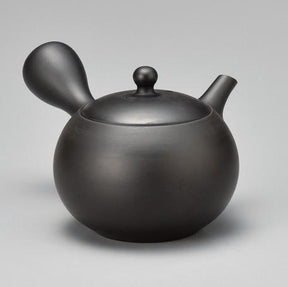 Jinsui Kiln M386: Komaru - Tokoname Kyusu Tea Pot (180 cc, Black, Yamaki Ikai) 常滑・人水・コマル・黒 - tokinari.live