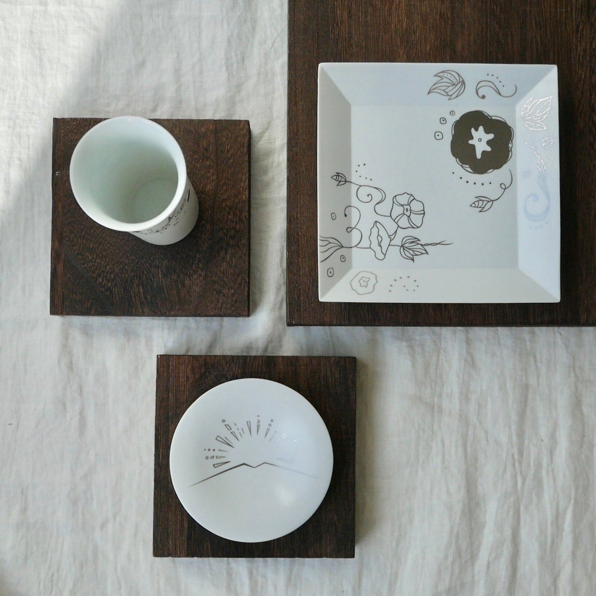 Kamigata Ryugi: Haiku Series Plate Set, Silver - tokinari.live