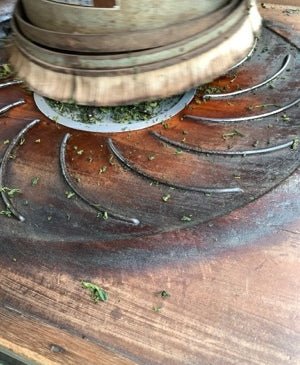 Mitocha NR005: Aged, Sun-dried Kamairicha Bancha 天日干し釜炒りばん茶 - tokinari.live