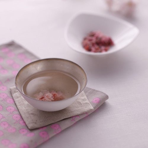 Obubu Tea: Sakura Flowers Herbal Tea - tokinari.live