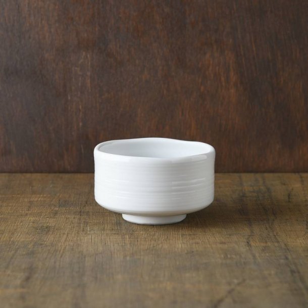 Oda Pottery: Kushime Porcelain White Mini Matcha Bowl - tokinari.live