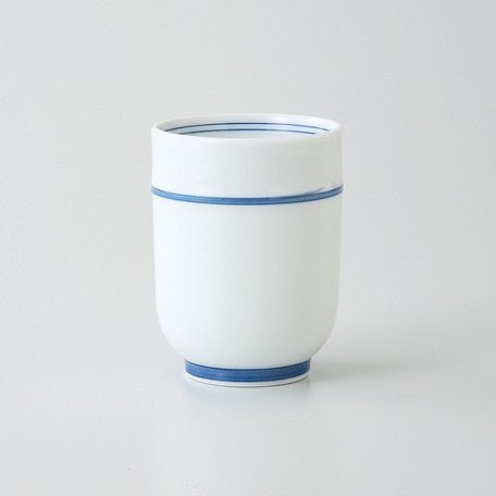Saikai Ceramics: Blue Trim, White Porcelain Yunomi Tea Cup with Blue Accents 150 ml - tokinari.live