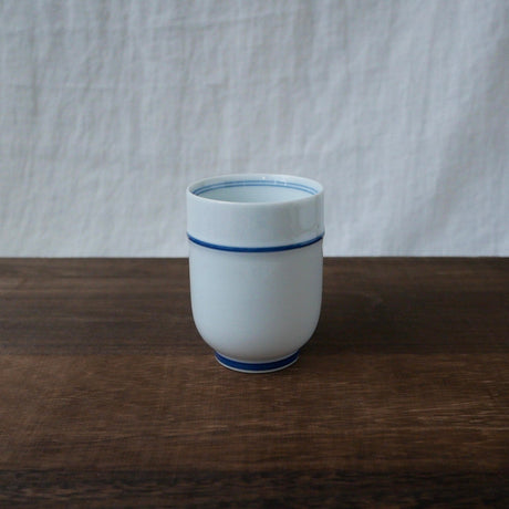 Saikai Ceramics: Blue Trim, White Porcelain Yunomi Tea Cup with Blue Accents 150 ml - tokinari.live