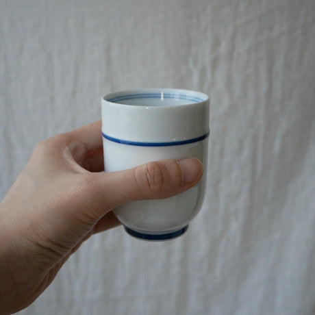 Saikai Ceramics: Blue Trim, White Porcelain Yunomi Tea Cup with Blue Accents 150 ml - tokinari.live