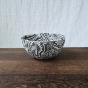 Shinro Yamamoto: Marble Porcelain Matcha Bowl 650 - tokinari.live