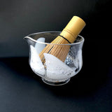 Suikaen: Katakuchi Chawan Glass Matcha Bowl with Spout (Tomoe, 巴) - tokinari.live