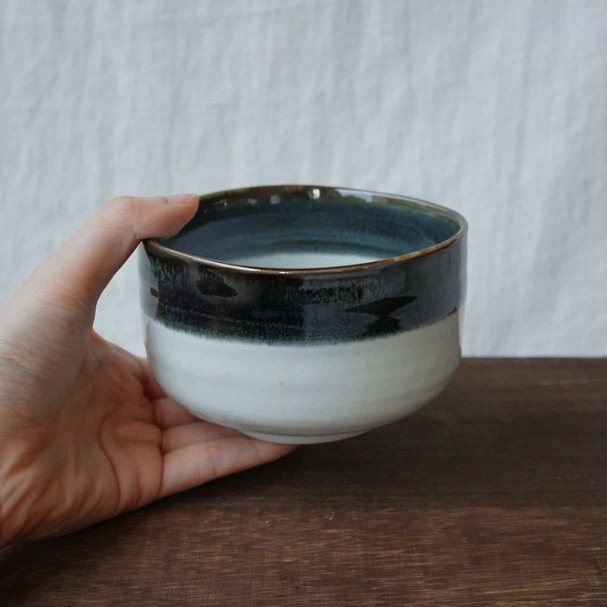 Yamaki Ikai M2034: Toho Blue Yohen Matcha Tea Bowl 唐峰紺窯変抹茶碗 - tokinari.live