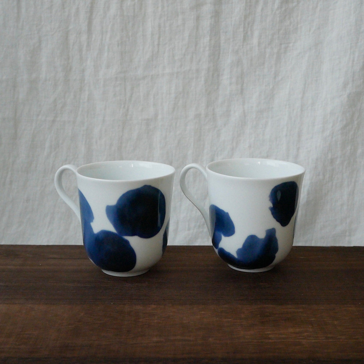 Yamani - Miyama Tableware: Blue Ink White Paired Mugs - tokinari.live