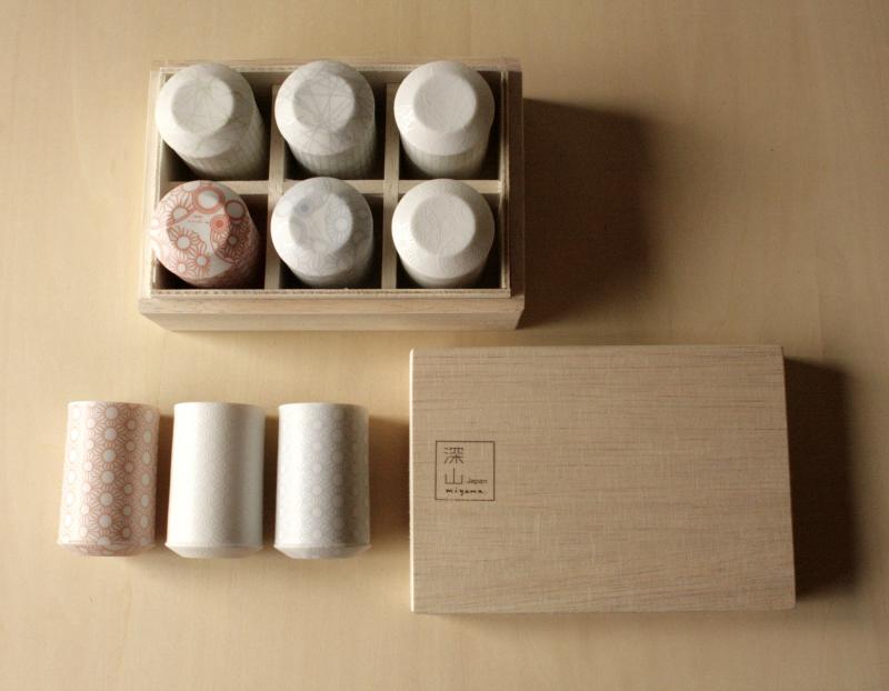 Yamani - Miyama Tableware: Sasasa Guinomi Shot Glass 6-Piece Set with Wooden Gift Box - tokinari.live