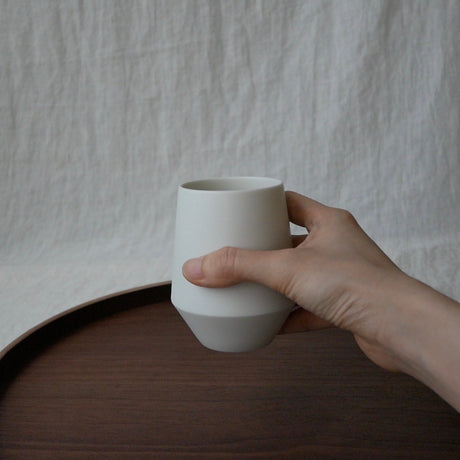 Yamani - Yamatsu Gifu: Minimalist Frustum Yunomi Tumbler, White - tokinari.live