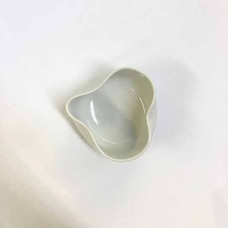 Yamatane: Tea Professional's White Porcelain Cooling Bowl, Yuzamashi - tokinari.live